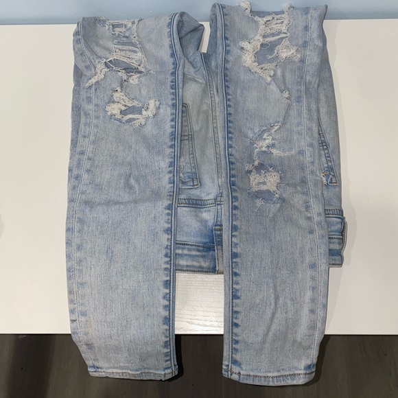 Distressed American Eagle Jeans - Picture 4 of 12
